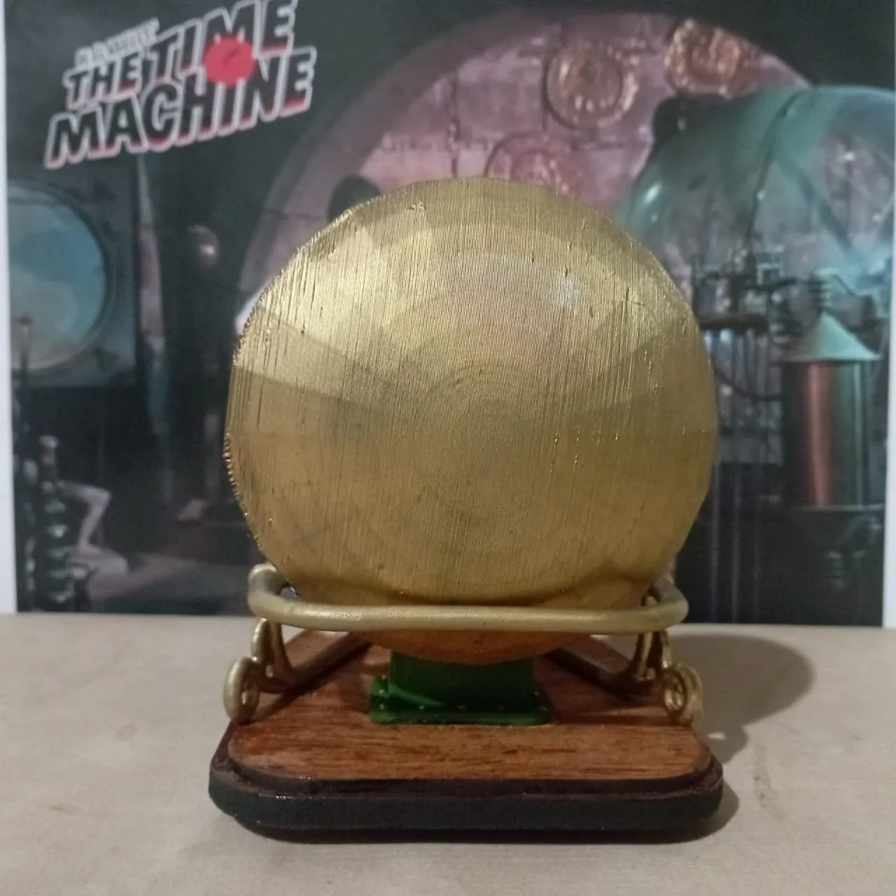 HG Wells' Time Machine Deluxe scale model